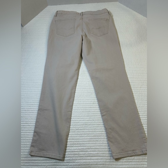 Bandolino Khaki Colored Jeans. Straight Leg. Size 14. Neutral Pants. Minimalist - Picture 4 of 7